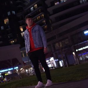 Meet your Posher, Sebastian